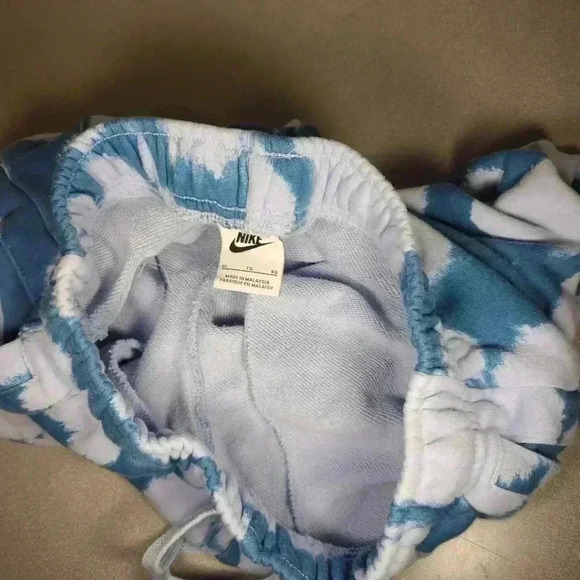 Nike Sportswear Club French Terry  Shorts Blue DO6572-548 Boys Size XL - Picture 5 of 6